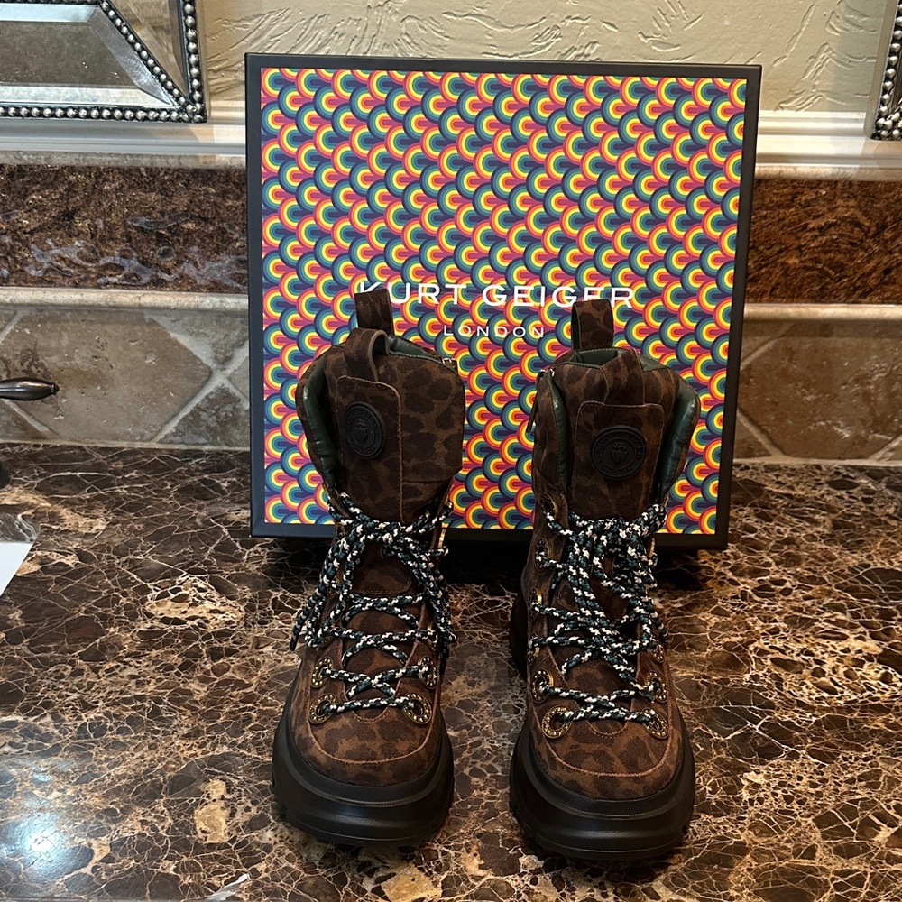Kurg Kieger Cheetah-Print Lace-Up Hiking Boots. Size 7   NWT